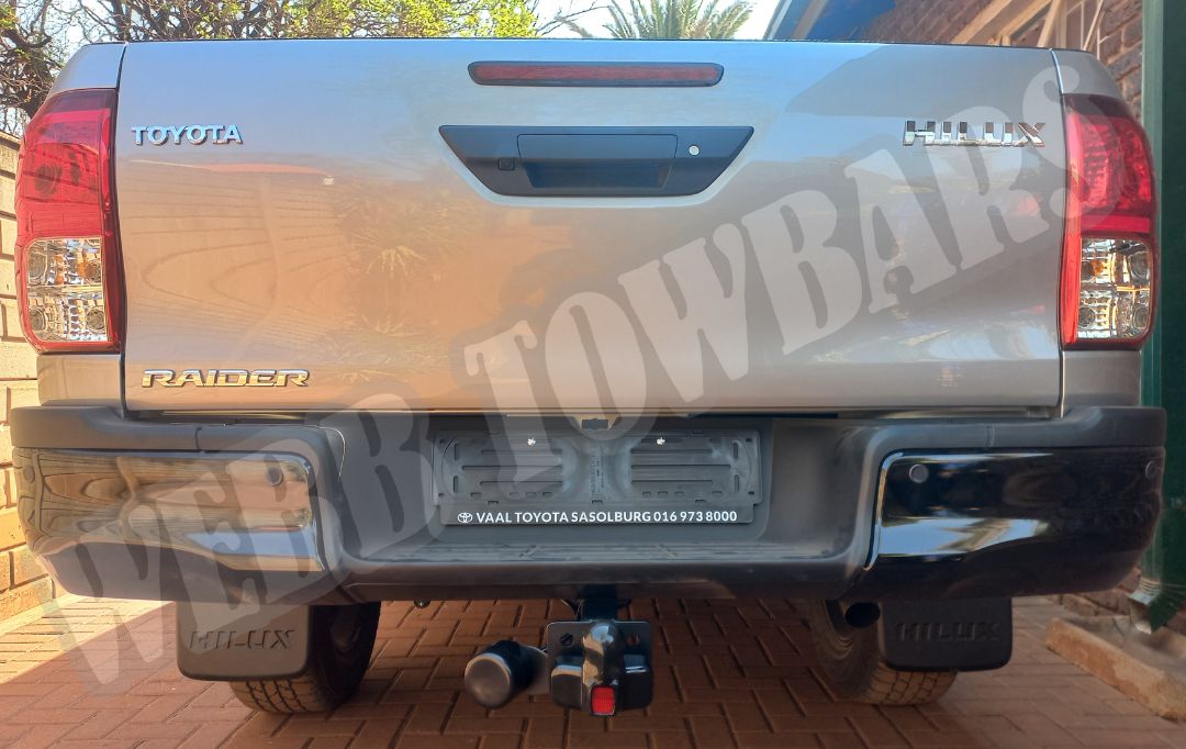 Toyota Hilux Raider Standard/Detachable Towbars - Private Seller Toyota Hilux Raider Standard/Detachable Towbars - Private Seller