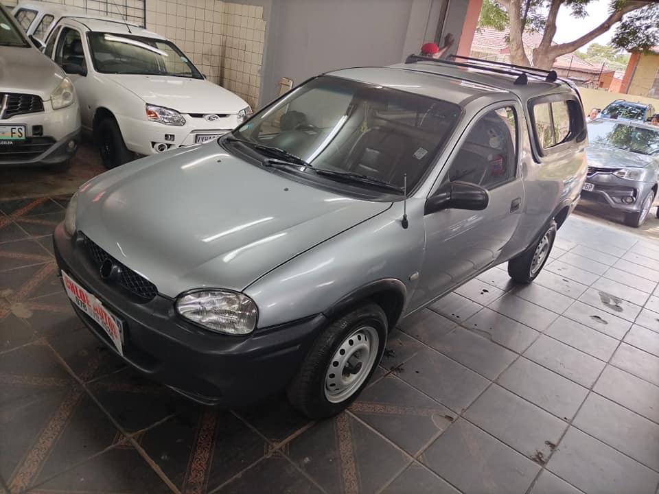 2003 Opel corsa 1.7 Diesel Manual, Silver 159.000km Service book