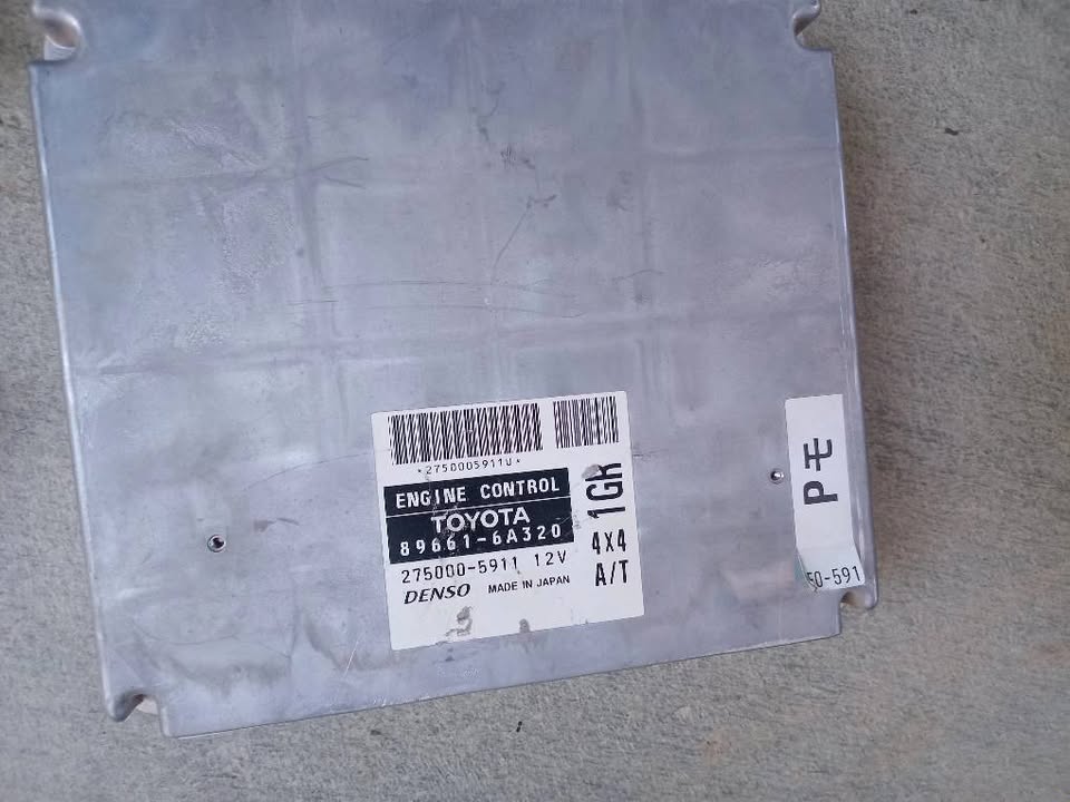 2003 Toyota Prado 120 series V6 petrol lock set for sale WhatsApp or cell