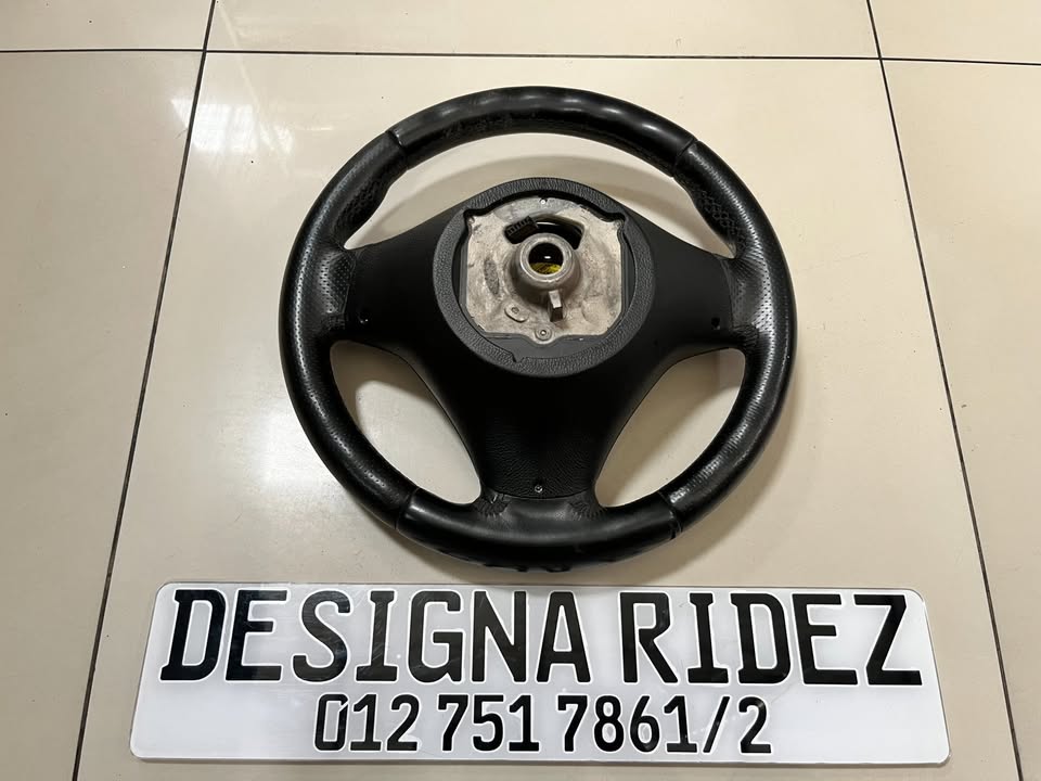 BMW E82 1-SERIES M-SPORT STEERING WHEEL (AIRBAG SOLD SEPARATELY) AVAILABLE. - Private Seller BMW E82 1-SERIES M-SPORT STEERING WHEEL (AIRBAG SOLD SEPARATELY) AVAILABLE. - Private Seller