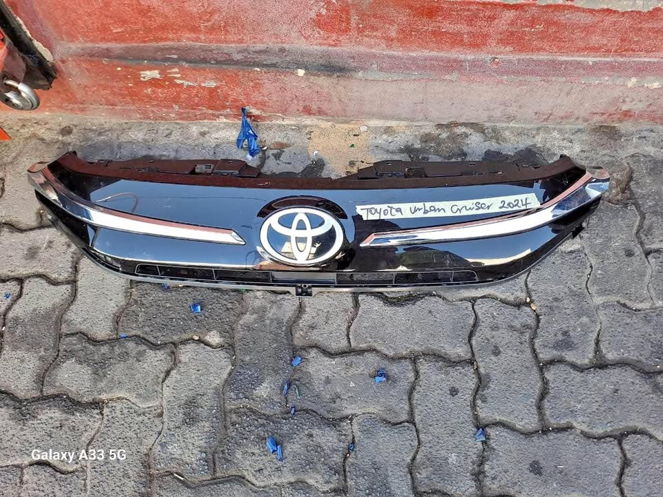 Toyota Urban Cruiser grill 2024 - Private Seller Toyota Urban Cruiser grill 2024 - Private Seller