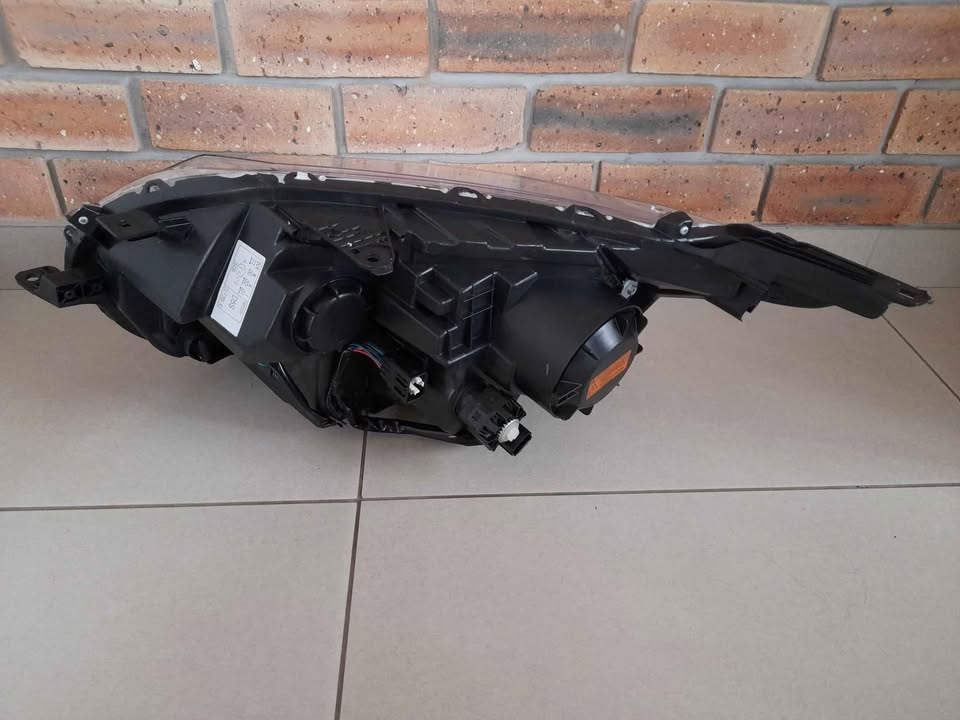 MITSUBISHI TRITON 17 ON BRAND NEW HEADLIGHTS FORSALE