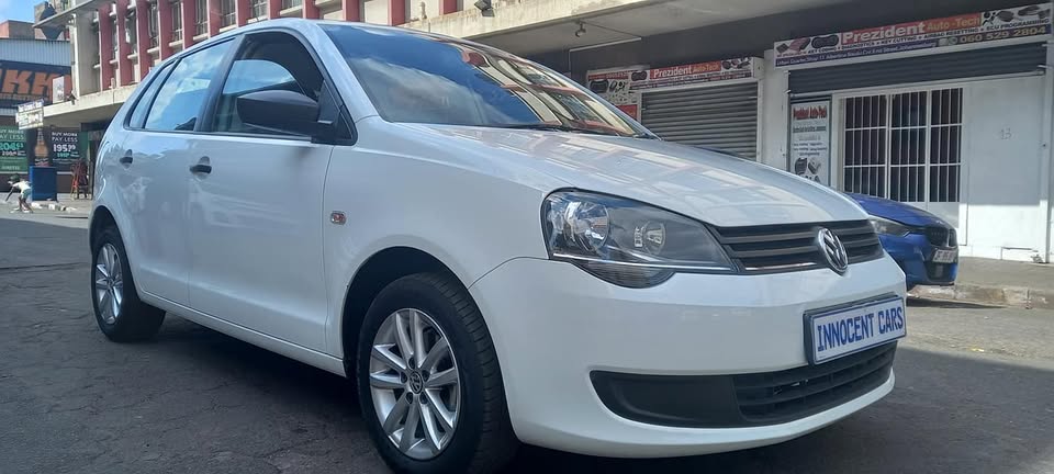 2015 VW POLO VIVO 1.4 PETROL HATCHBACK, MANUAL, WHITE COLOUR, MILEAGE
