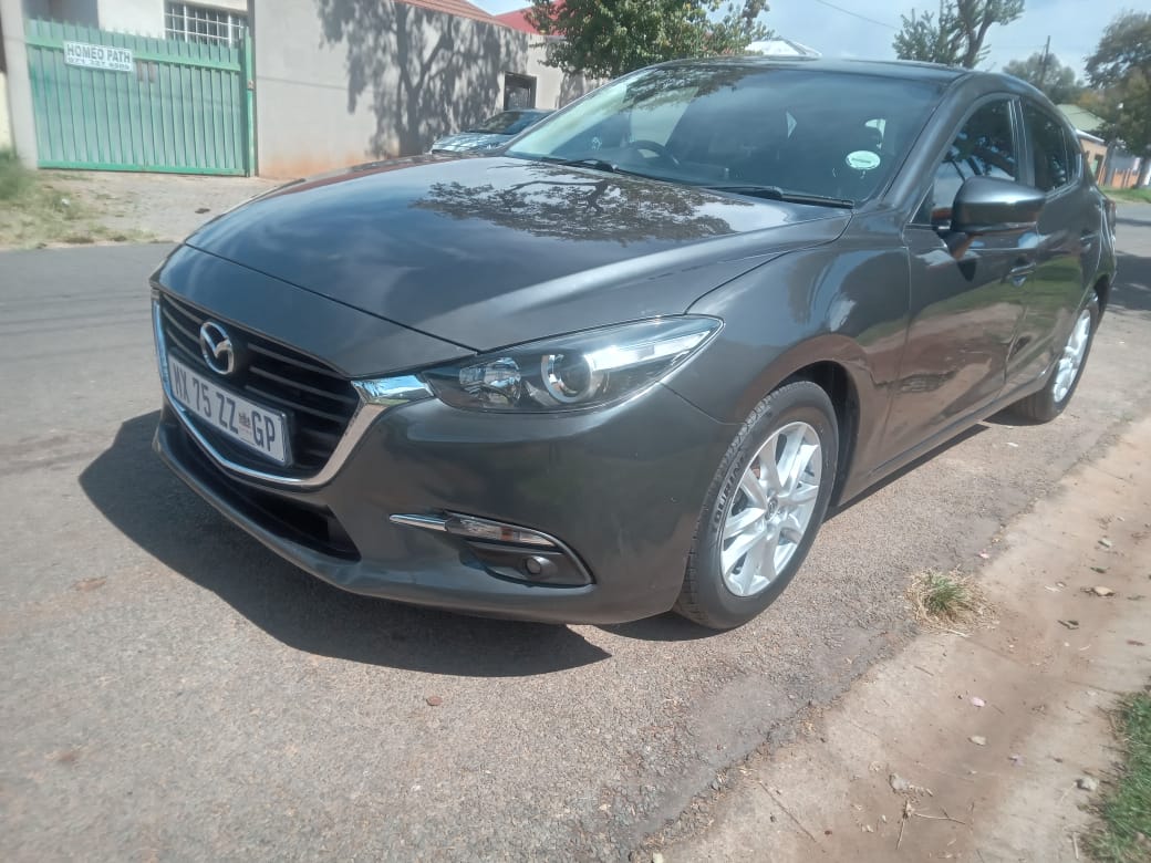 Used 2017 Mazda Mazda3 sedan 1.6 Dynamic - Private Seller