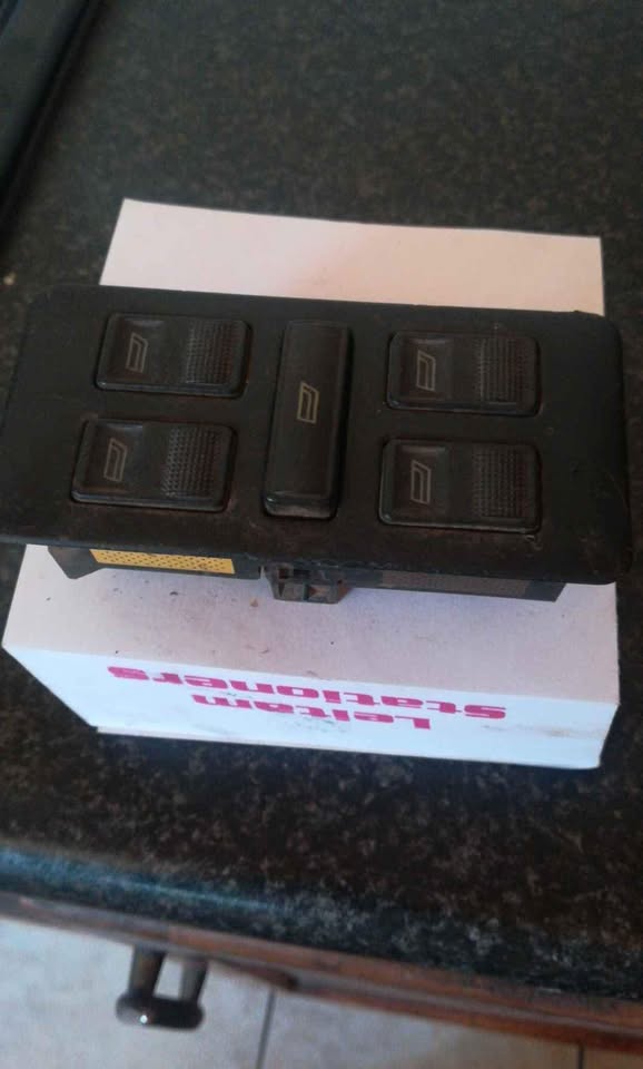 Audi window switch unit complete 500se or 400se 1989-1992 - Private Seller Audi window switch unit complete 500se or 400se 1989-1992 - Private Seller
