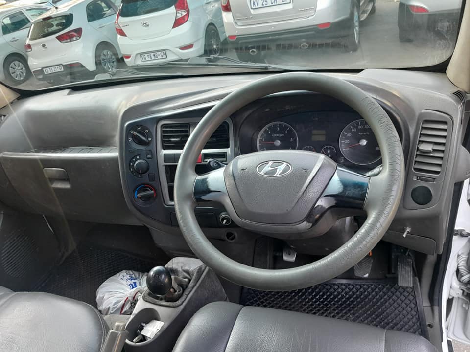 2009 HYUNDAI H-100 2.6 MANUAL