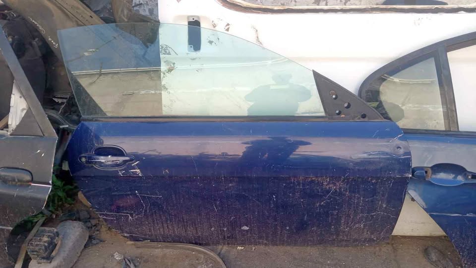 Bmw m6 rhs door selling for r3500 - Private Seller Bmw m6 rhs door selling for r3500 - Private Seller