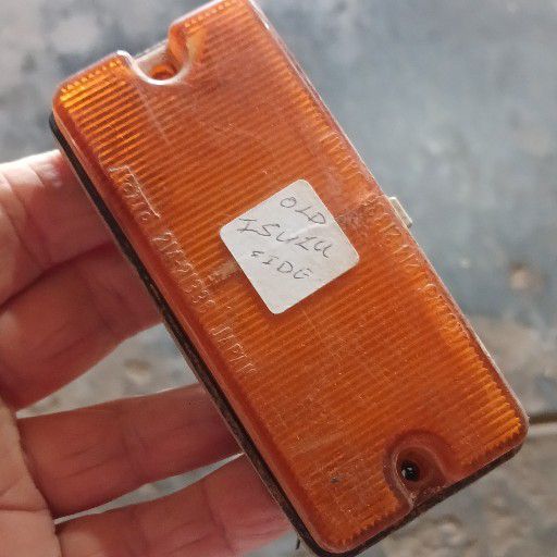 Isuzu, front bumper light - Private Seller Isuzu, front bumper light - Private Seller