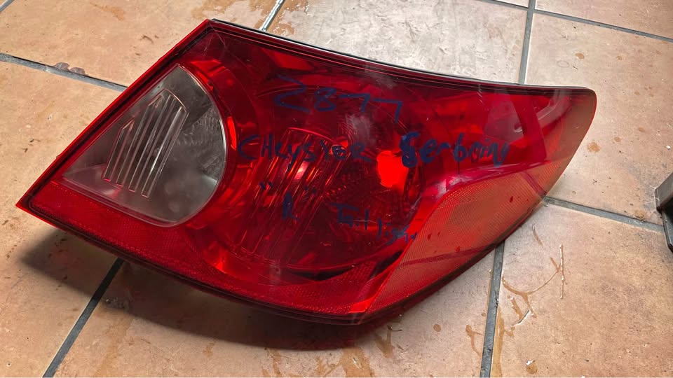 Chrysler Sebring taillight 2007 - Private Seller Chrysler Sebring taillight 2007 - Private Seller
