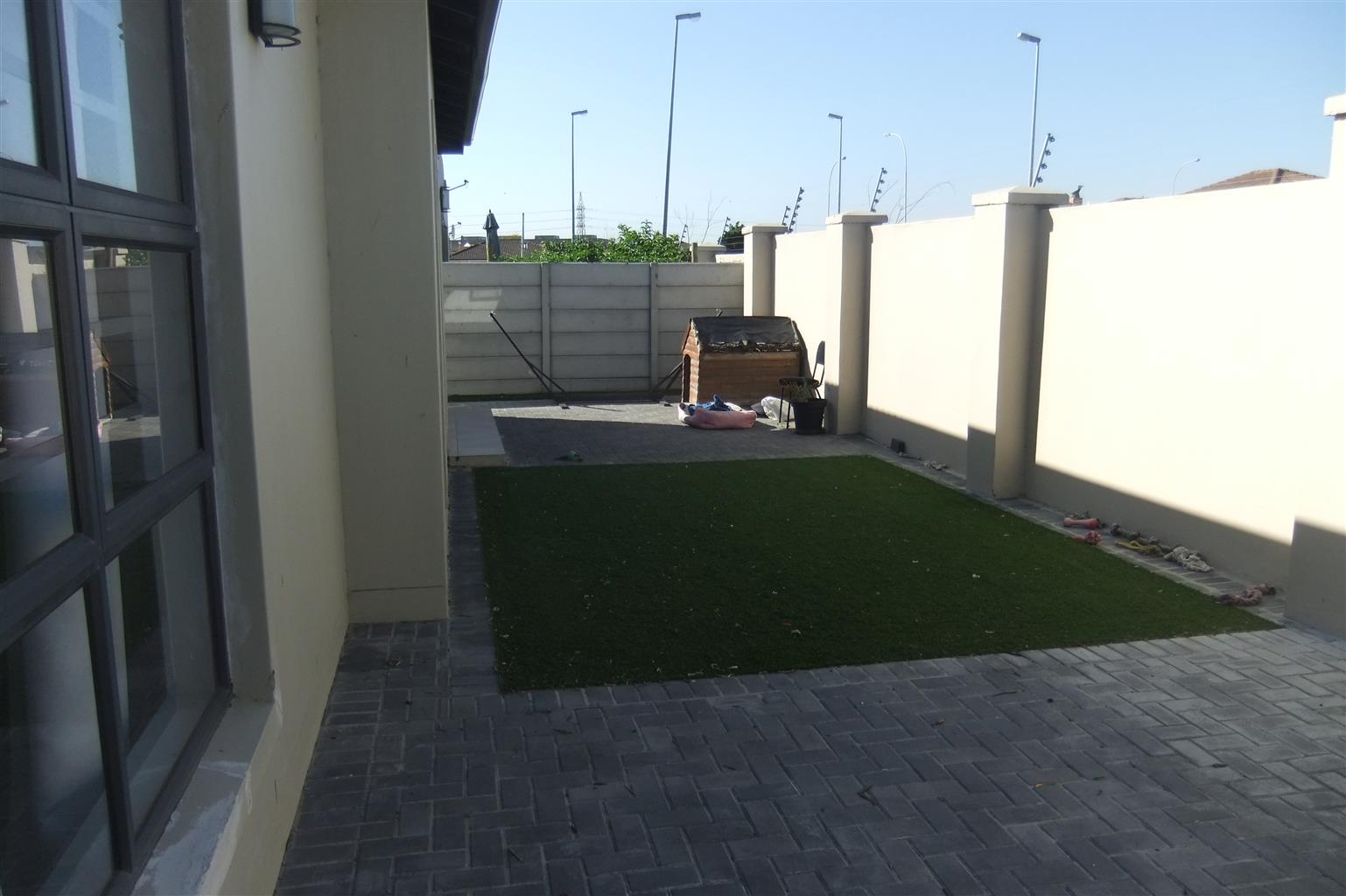 Sonkring, Brackenfell 3 Bedroom house To Let Junk Mail