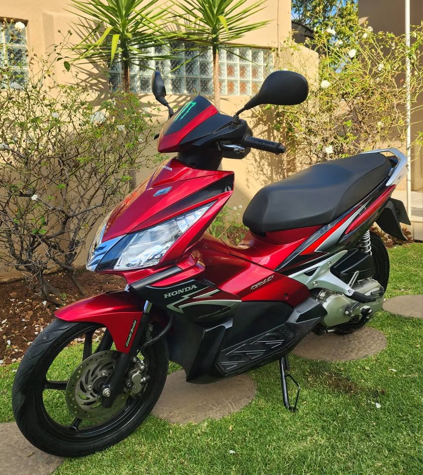 HONDA AIR BLADE 125 CC (BRILLIANT RIDE) - Private Seller HONDA AIR BLADE 125 CC (BRILLIANT RIDE) - Private Seller