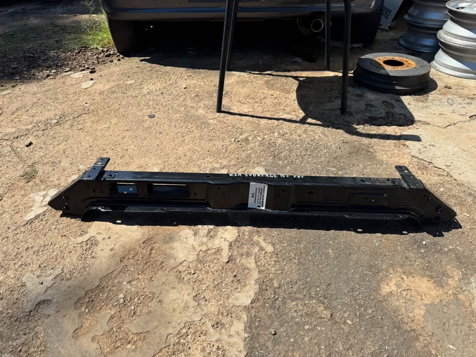 Kia Sportage Upper Radiator Cradle - Private Seller Kia Sportage Upper Radiator Cradle - Private Seller