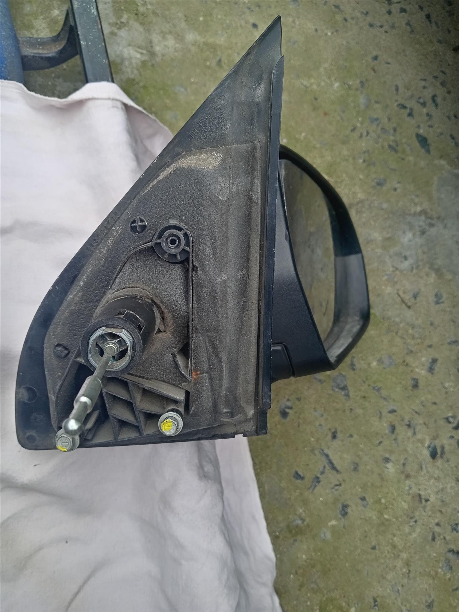 OEM CHEVY UTILITY RIGHT SIDEVIEW MIRROR - Private Seller OEM CHEVY UTILITY RIGHT SIDEVIEW MIRROR - Private Seller