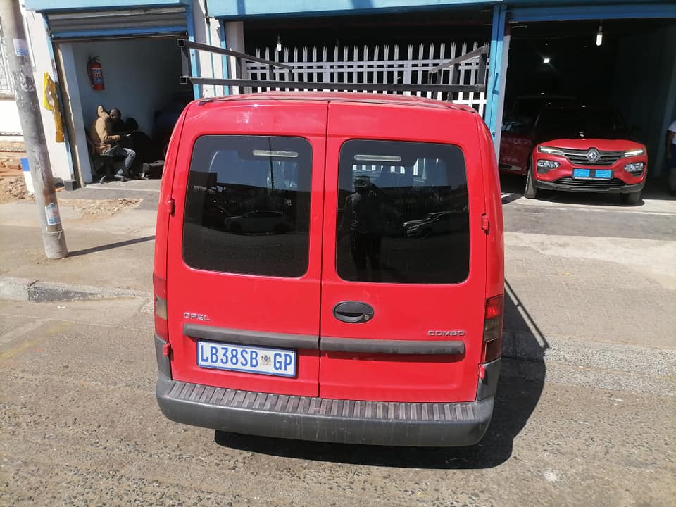 2006 Opel Combo 1.4 panel van Bakkie with a Carrier