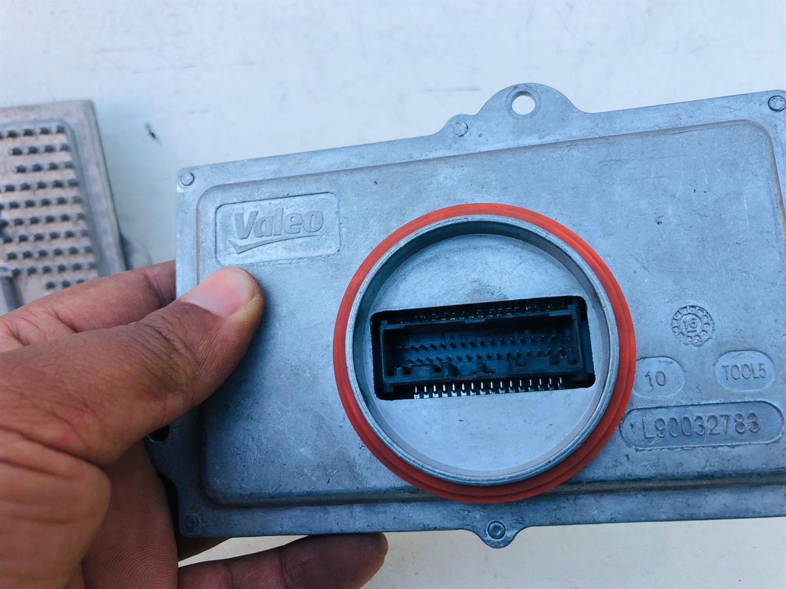 Range Rover Discovery 5 L462 headlight ballast/module - Private Seller