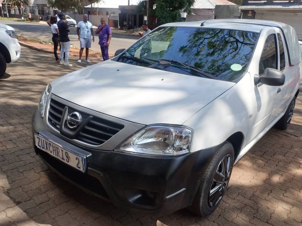 2022 NISSAN NP200 1.6 MANUAL WITH CANOPY