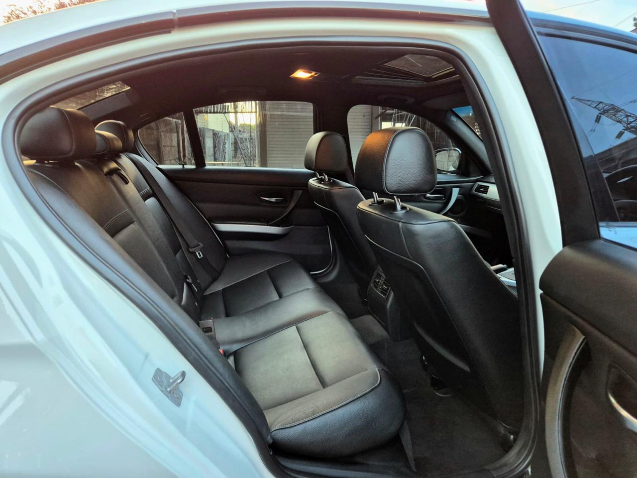 BMW E90 325i 2011 Model