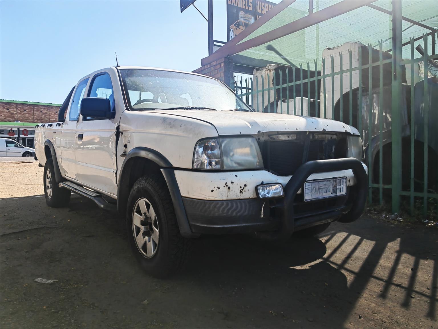 FORD RANGER 2.5 WL 2005 C/CAB - Private Seller FORD RANGER 2.5 WL 2005 C/CAB - Private Seller
