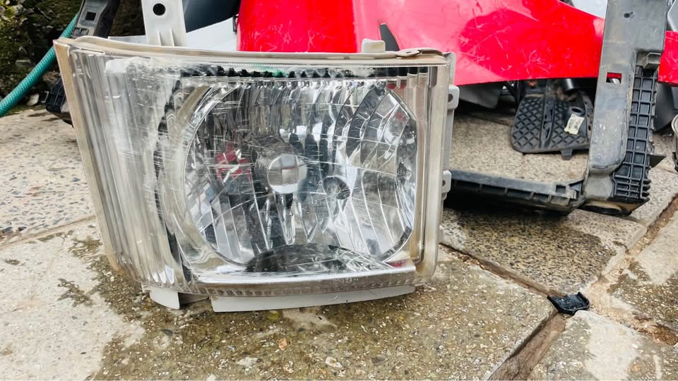 Isuzu NPR NLR ELF Headlight - Private Seller Isuzu NPR NLR ELF Headlight - Private Seller