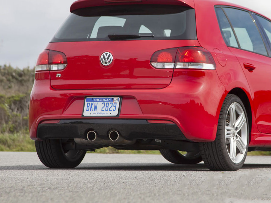 VW Golf Mk6 R Replacement Rear Bumper with Diffuser | Junk Mail Marketplace