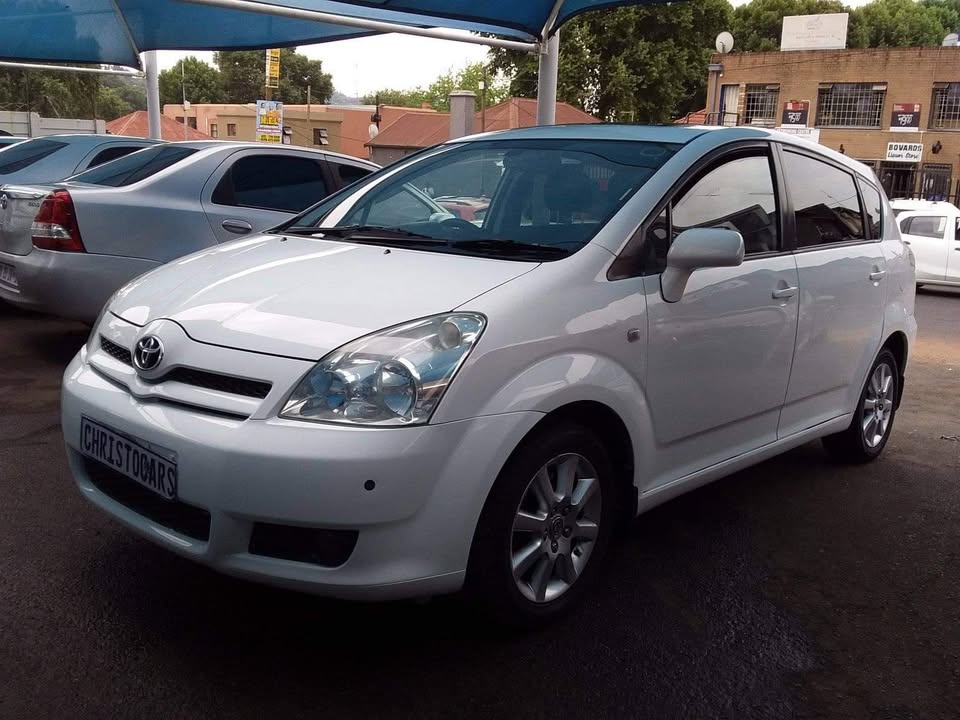 2008 Toyota Verso 7-seater manual 2008