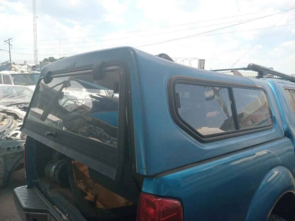 Nissan navara double cap canopy still in good condition for sale WhatsApp or cell - Private Seller