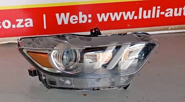 2018 FORD MUSTANG XENON HEADLIGHT - Private Seller 2018 FORD MUSTANG XENON HEADLIGHT - Private Seller