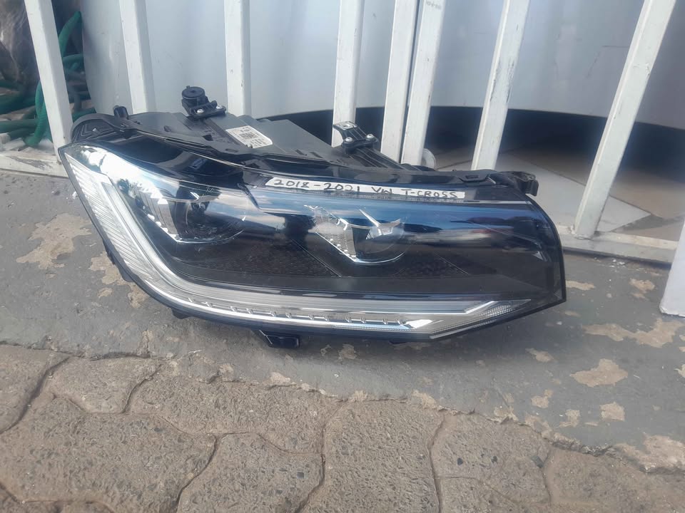 2018-2021 VW T-CROSS RIGHT SIDE XENON HEADLIGHT FOR SALE