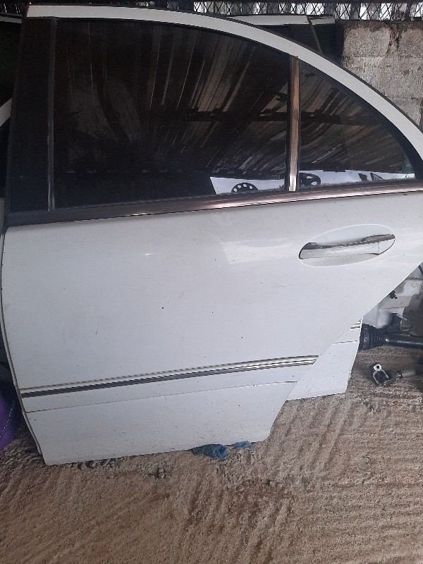 W203 2003 doors - Private Seller