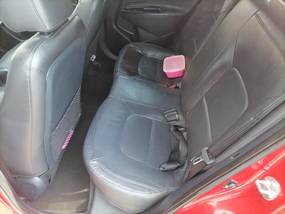 2015 Kia Rio 1.4 Tec Hatchback with a leather seat and sunroof