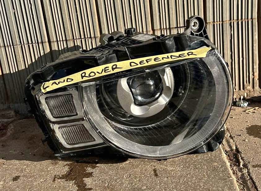 LAND ROVER DEFENDER HEADLIGHT - Private Seller LAND ROVER DEFENDER HEADLIGHT - Private Seller