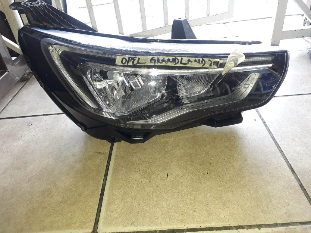 OPEL GRANDLAND 2015 LEFT AND RIGHT HeadLight OPEL GRANDLAND 2015 LEFT AND RIGHT HeadLight