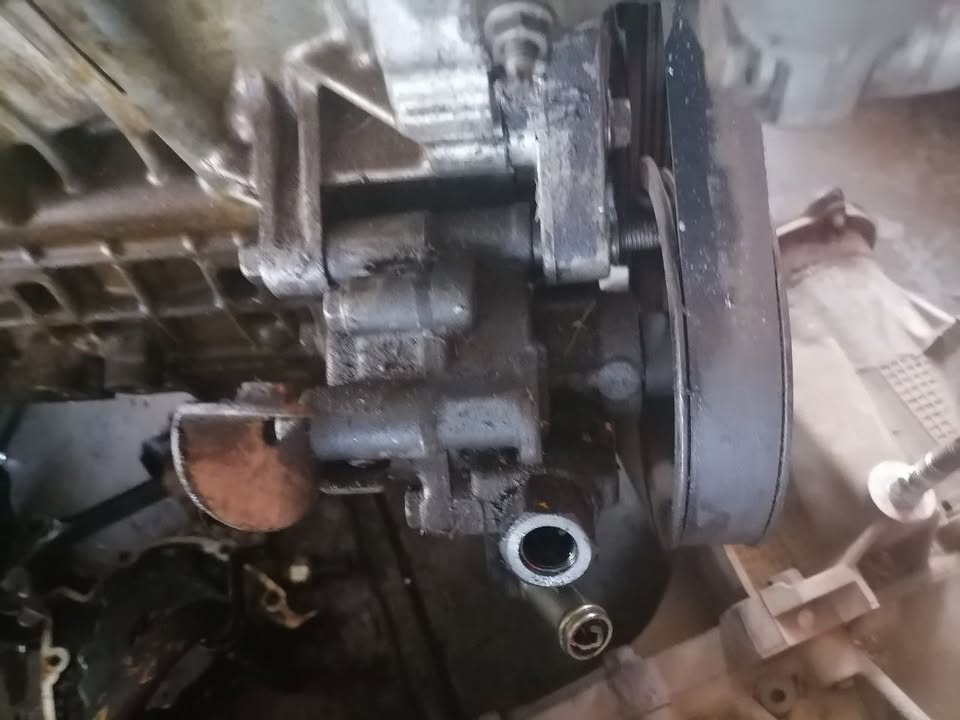 TOYOTA 3ZZ POWER STEERING PUMP - Private Seller TOYOTA 3ZZ POWER STEERING PUMP - Private Seller