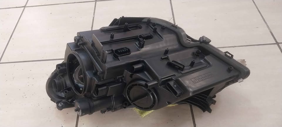 MERCEDES BENZ W219 CLS-CLASS 2006-10 HEADLIGHT RHS AVAILABLE