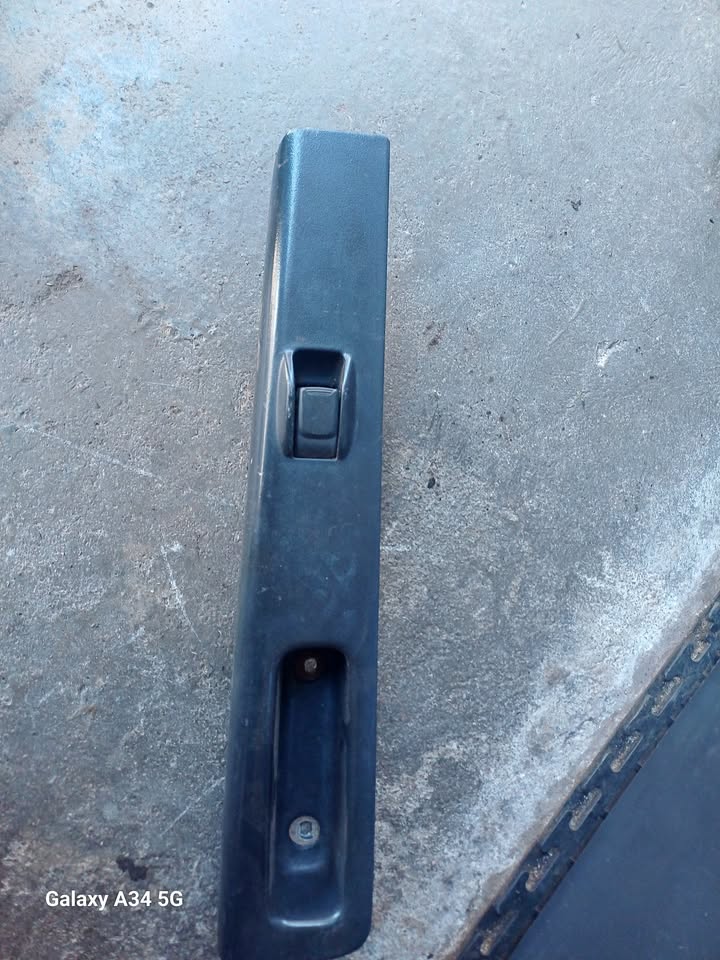 Window switch isuzu rear - Private Seller Window switch isuzu rear - Private Seller