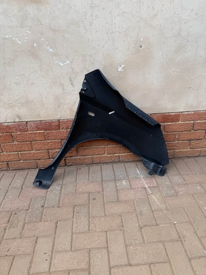 Nissan Livina Left Fender - Private Seller Nissan Livina Left Fender - Private Seller