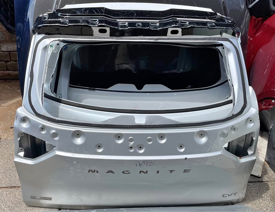 Nissan Magnite tailgate - Private Seller Nissan Magnite tailgate - Private Seller