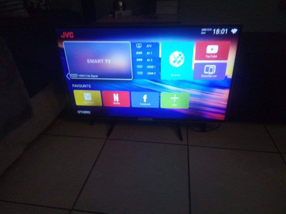 JVC TV Smart 42" . Still new . No problem whatsoever