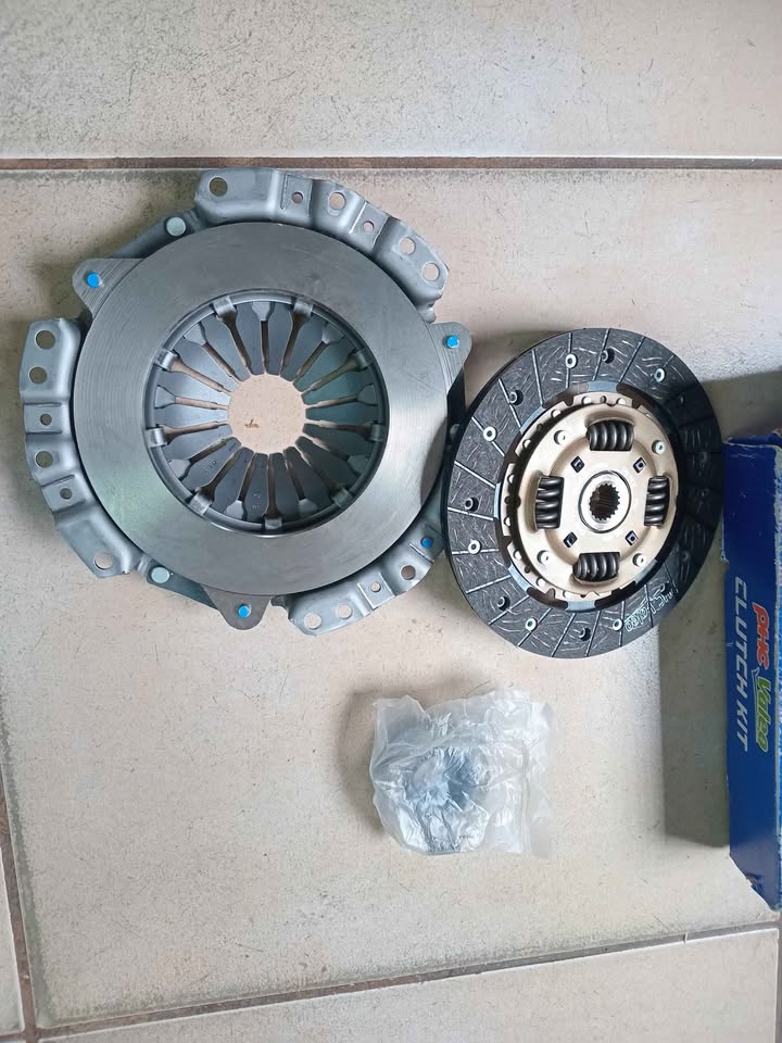 Toyota etois 1.5 2NR clutch kit for sale WhatsApp or cell - Private Seller