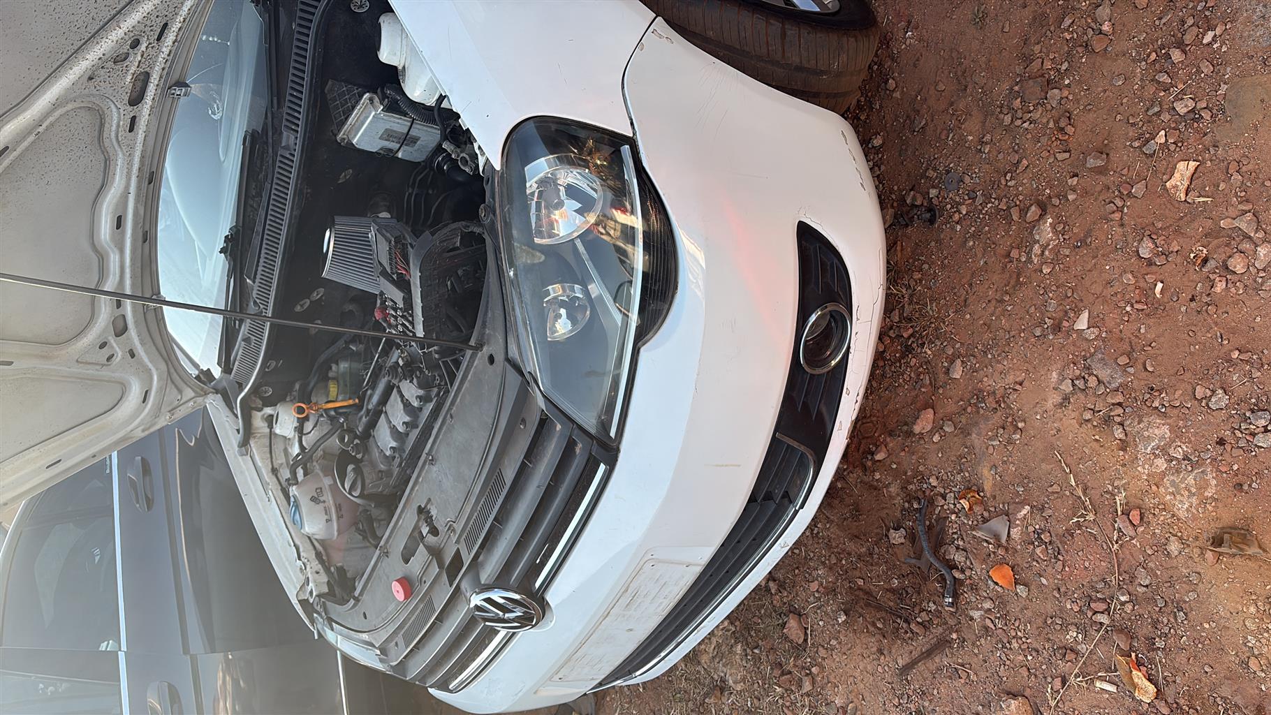 Polo bujwa 2005 sedan stripping for spares