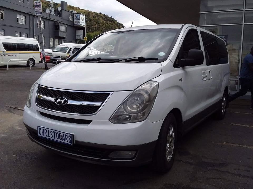 2012 Hyundai H-1 8 seater automatic diesel 2012