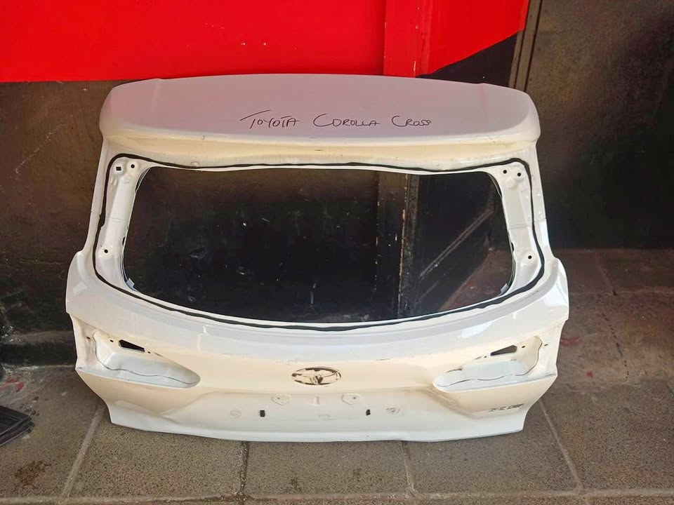 Toyota Corolla Cross tailgate - Private Seller Toyota Corolla Cross tailgate - Private Seller