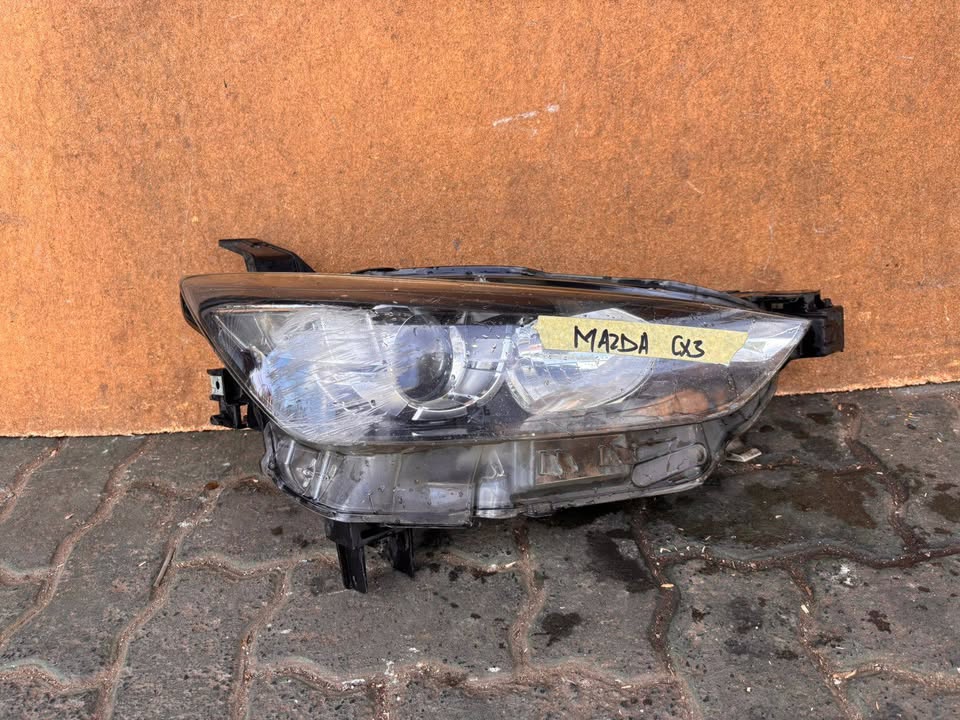 Mazda CX3 Headlight - Private Seller Mazda CX3 Headlight - Private Seller