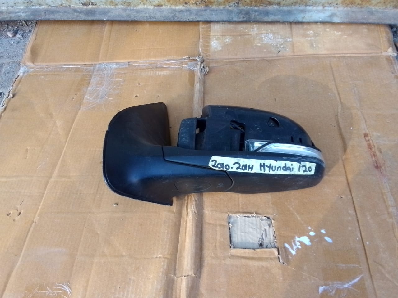 (2010-2014) HYUNDAI I20 LEFT SIDE MIRROR FOR SALE - Private Seller (2010-2014) HYUNDAI I20 LEFT SIDE MIRROR FOR SALE - Private Seller