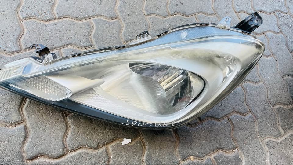 Honda Jazz headlight 2011/15 - Private Seller