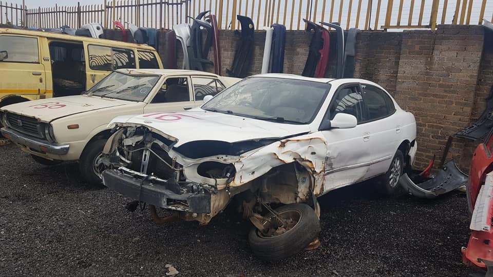 Daewoo leganza stripping for spares - Private Seller