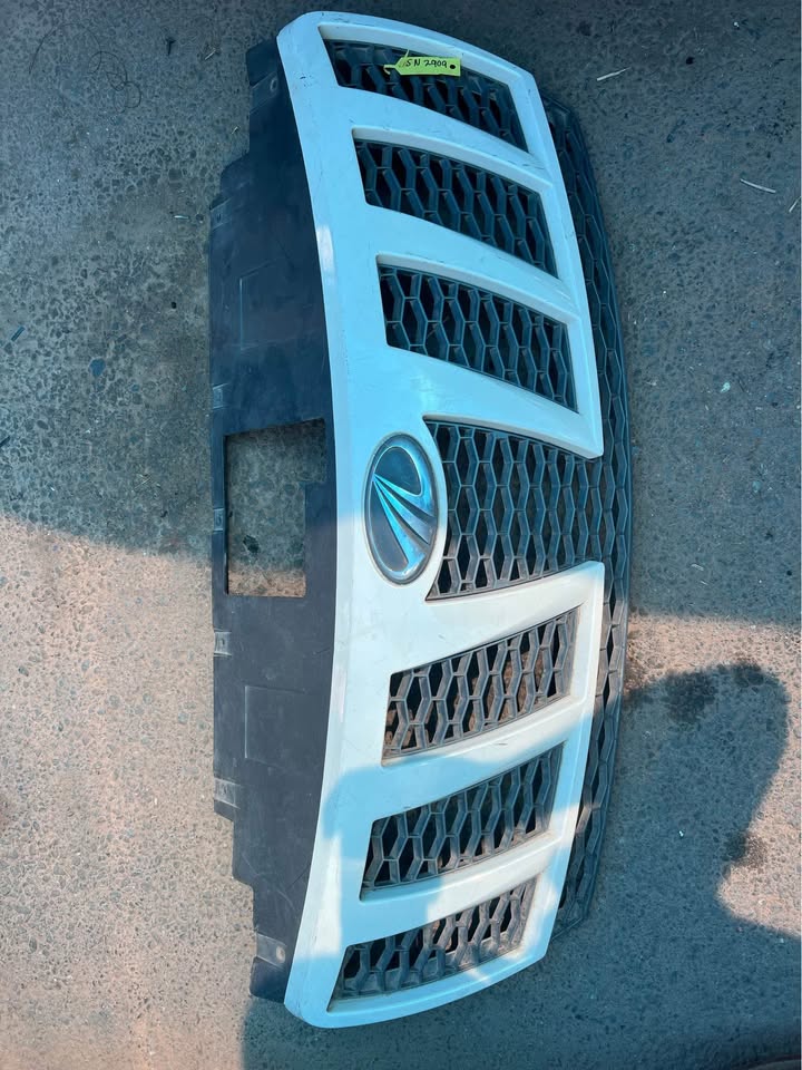 Mahindra Xuv500 2.2 W8 Grill For Sale call or whatsapp - Private Seller Mahindra Xuv500 2.2 W8 Grill For Sale call or whatsapp - Private Seller