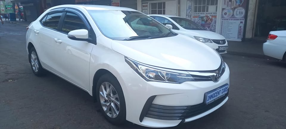 2017 TOYOTA COROLLA PRESTIGE 1.6 PETROL, MANUAL TRANSMISSION, WHITE COLOUR, 95000KM
