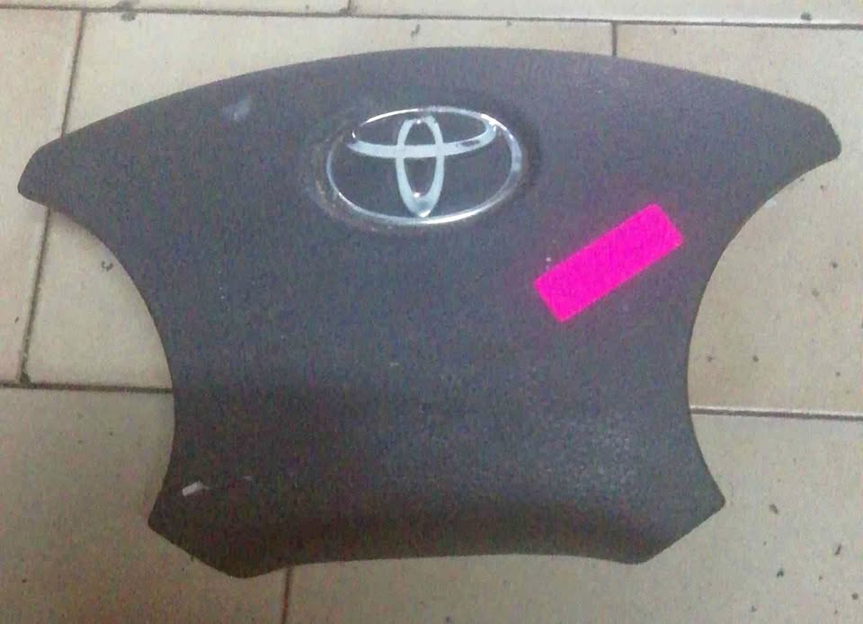 Toyota Landcruiser 70 series 84-24 steering wheel airbag - Private Seller Toyota Landcruiser 70 series 84-24 steering wheel airbag - Private Seller