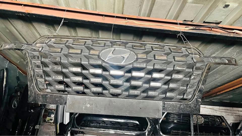 Hyundai Grand Creta grille - Private Seller Hyundai Grand Creta grille - Private Seller